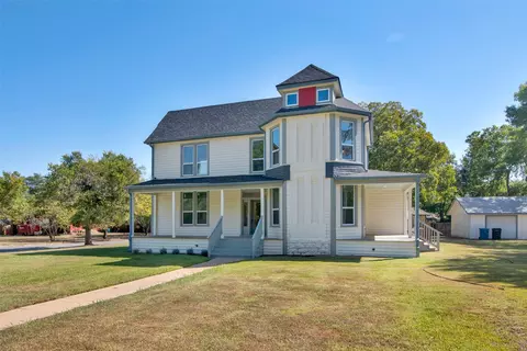1128 W Sears St, Denison, TX 75020