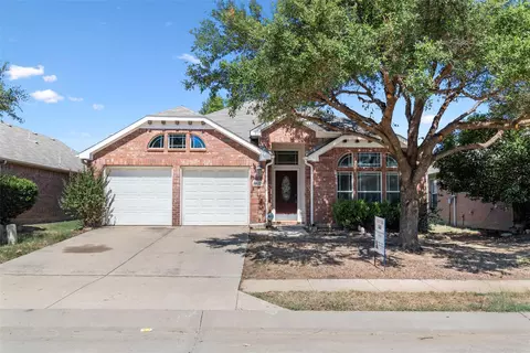 8637 King Ranch Dr, Cross Roads, TX 76227
