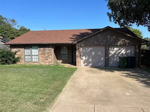 5715 Cedar Ridge Dr, Arlington, TX 76017