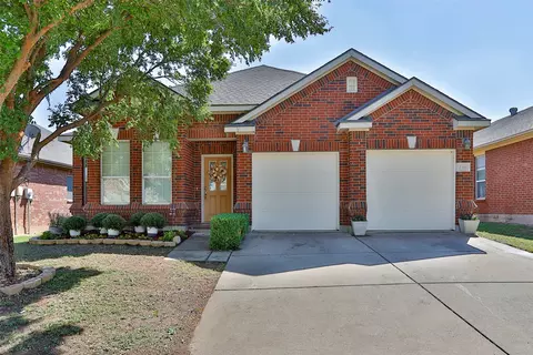 2316 Grand Rapids Dr, Fort Worth, TX 76177