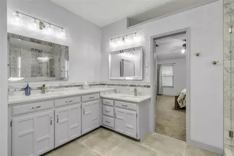 Bath - 8401 Eagle Dr, Rowlett, TX 75088 photo 3 of 4