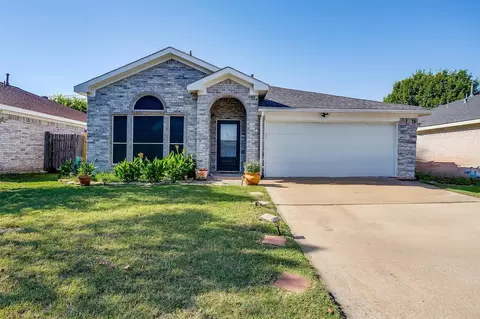 1912 Canyon Ridge St, Fort Worth, TX 76131