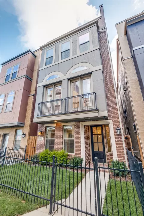1325 Branchwood Pl, Dallas, TX 75215