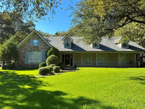 8009 Ravenswood Rd, Granbury, TX 76049