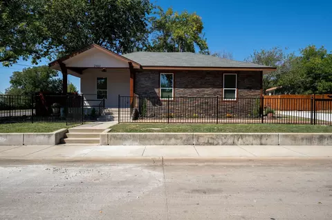 2401 Macie Ave, Fort Worth, TX 76106