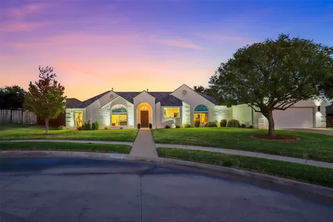 7505 Ranch Ct, Benbrook, TX 76126