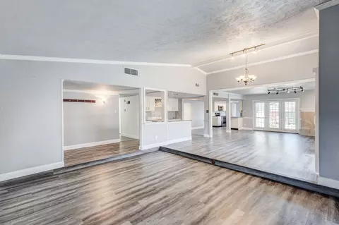 2937 Silverdale Ln, Garland, TX 75044