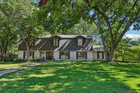 6755 Ridgeview Cir, Dallas, TX 75240