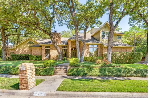 10 Shadow Rdg, Irving, TX 75061