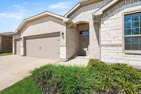 2020 Falling Star Dr, Haslet, TX 76052 photo 3