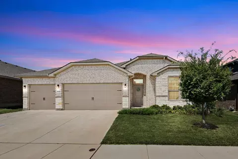 2020 Falling Star Dr, Haslet, TX 76052