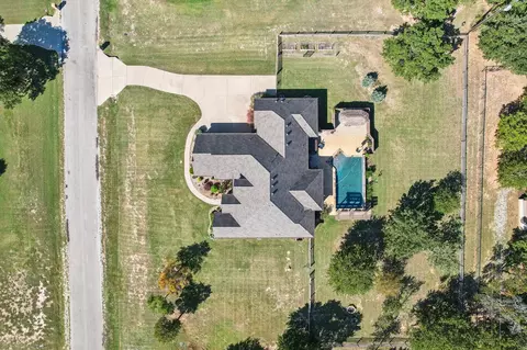112 Oakmont Dr, Weatherford, TX 76088