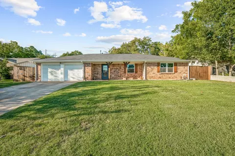 1110 Vivienne St, Weatherford, TX 76086