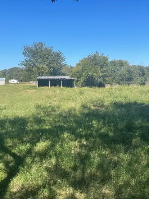 265 Cr 45800 County Rd, Blossom, TX 75416