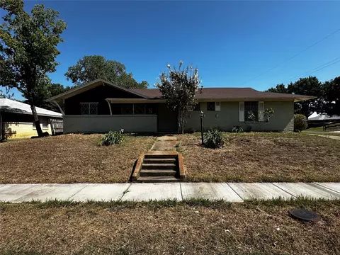 802 Walter Hill Dr, Grand Prairie, TX 75050
