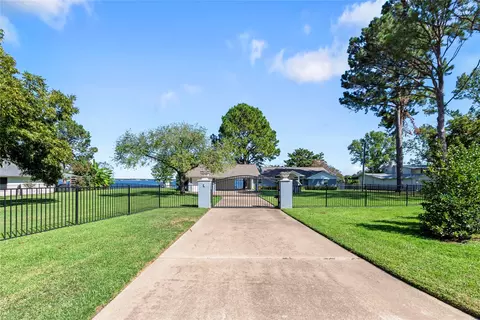 220 Matador Ranch Rd, Trinidad, TX 75163