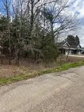 106 Chickasaw Dr, Mabank, TX 75156