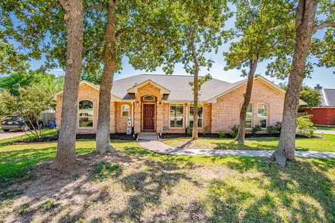 1248 Cross Creek Dr, Kennedale, TX 76060