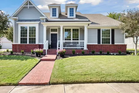 5955 Winter Park Dr, North Richland Hills, TX 76180