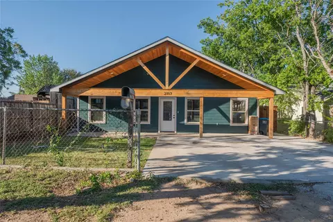 2717 24th St, Fort Worth, TX 76106
