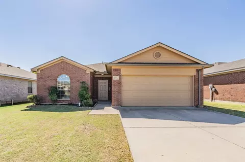 1036 Mckavett Dr, Fort Worth, TX 76140