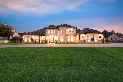5917 Lakeside Dr, Fort Worth, TX 76179