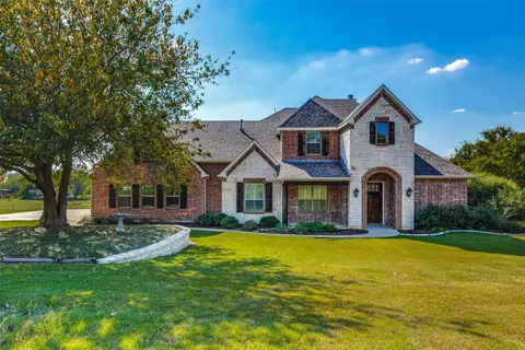 101 Eufaula Dr, Gunter, TX 75058