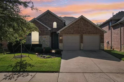1216 Dayton Dr, Lantana, TX 76226