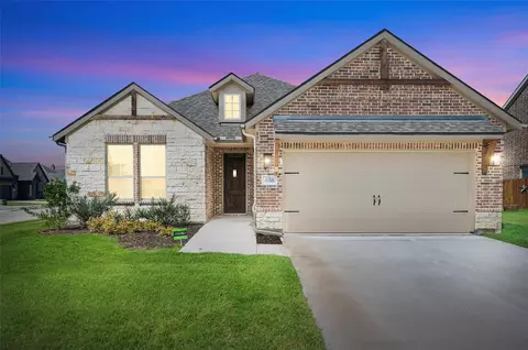 408 Skyward Ln, Caddo Mills, TX 75135
