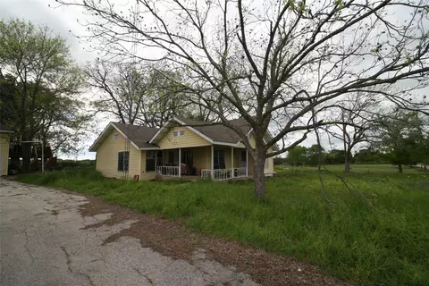 751 Vz County Road 1415, Van, TX 75790