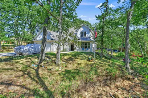 610 Deleon St, Denison, TX 75020