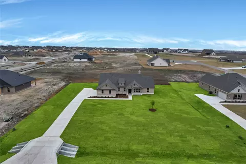 129 Velds Dr, Decatur, TX 76234