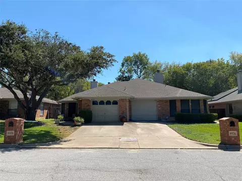 8974 Bradley Dr, North Richland Hills, TX 76182