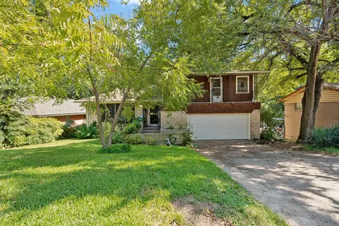 3202 Loganwood Dr, Dallas, TX 75227