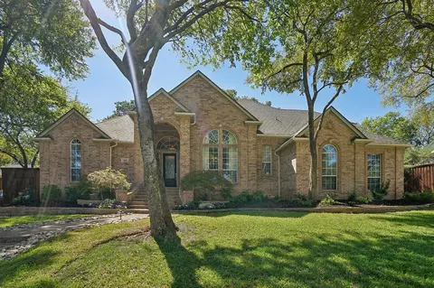 2821 Kingswood Dr, Grapevine, TX 76051