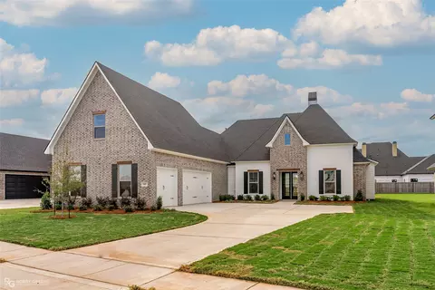 585 Corinth Cir, Bossier City, LA 71111