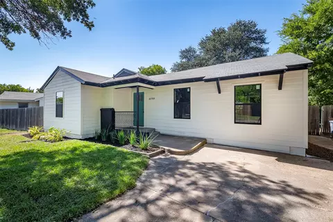 10709 Galena St, Dallas, TX 75228