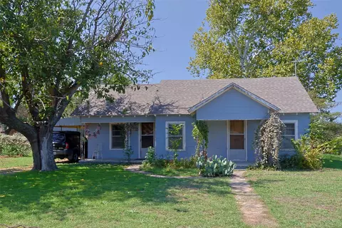 552 S Main St, Springtown, TX 76082