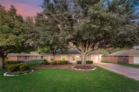 5116 Cliff Haven Dr, Dallas, TX 75236