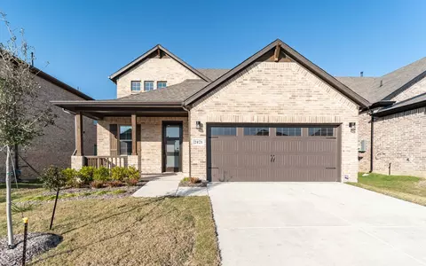 2421 Lundy Canyon St, Forney, TX 75126