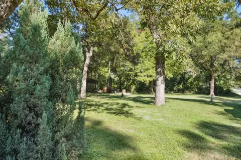 5507 S Oklahoma Trl, Granbury, TX 76048