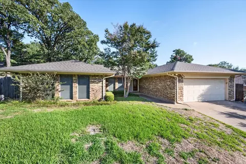 4924 Stage Line Dr, Arlington, TX 76017