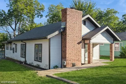 1113 Sanders St, Bowie, TX 76230