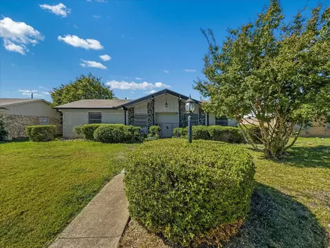 2131 Aloha Dr, Mesquite, TX 75150