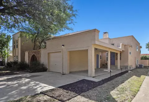 1870 Amber Ln, Carrollton, TX 75007
