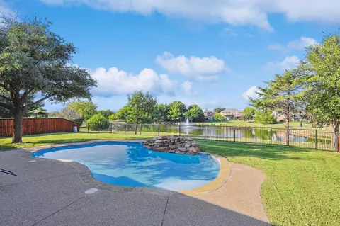 5324 Scenic Point Dr, Fort Worth, TX 76244