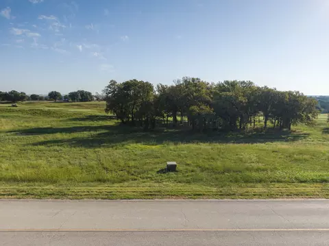 7833 Retreat Blvd, Cleburne, TX 76033 photo 9