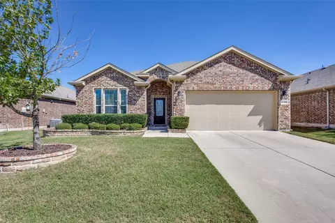 1425 Red River Dr, Aubrey, TX 76227
