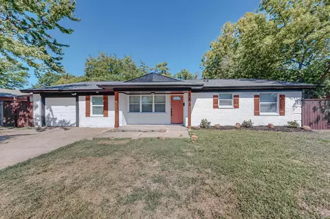 113 W Chico Dr, Garland, TX 75041