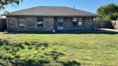 501 Elm St, Ennis, TX 75119